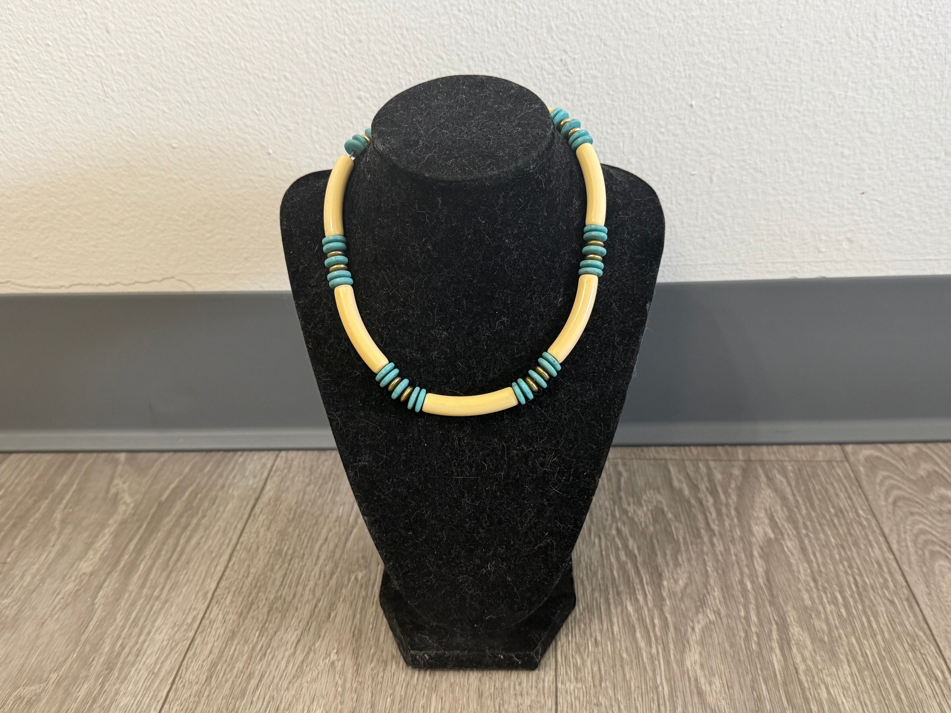 1982 Turquoise & Cream Bead Necklace