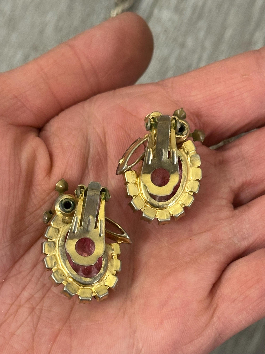Juliana D&E Opal Cabochon Jewelry Set: 1960s Pendant Brooch and Earrings