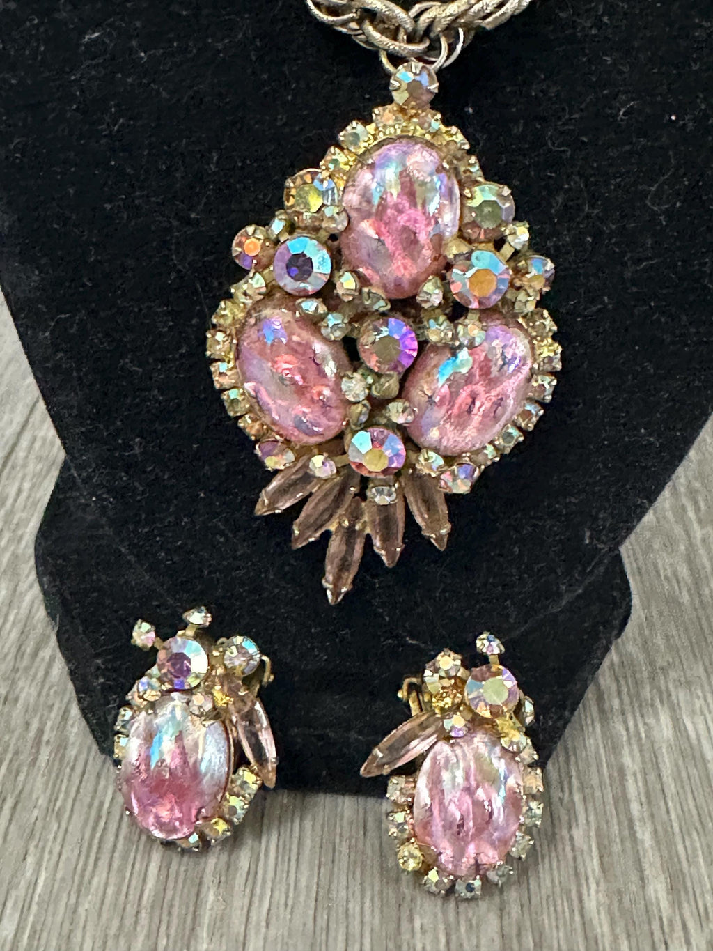 Juliana D&E Opal Cabochon Jewelry Set: 1960s Pendant Brooch and Earrings
