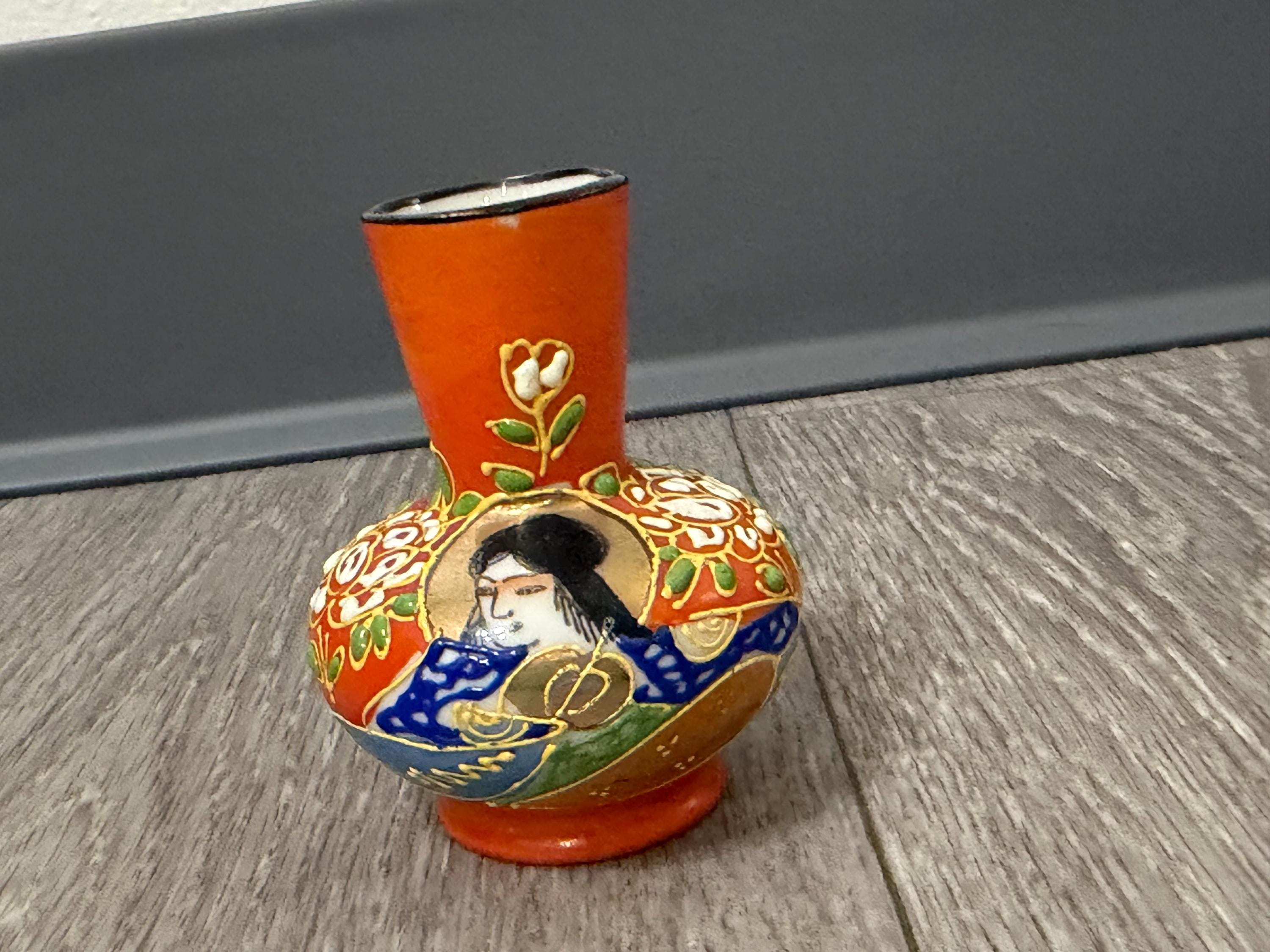Vintage Japanese Moriage Bud Vase Geisha Girl Hand Painted Orange Miniature