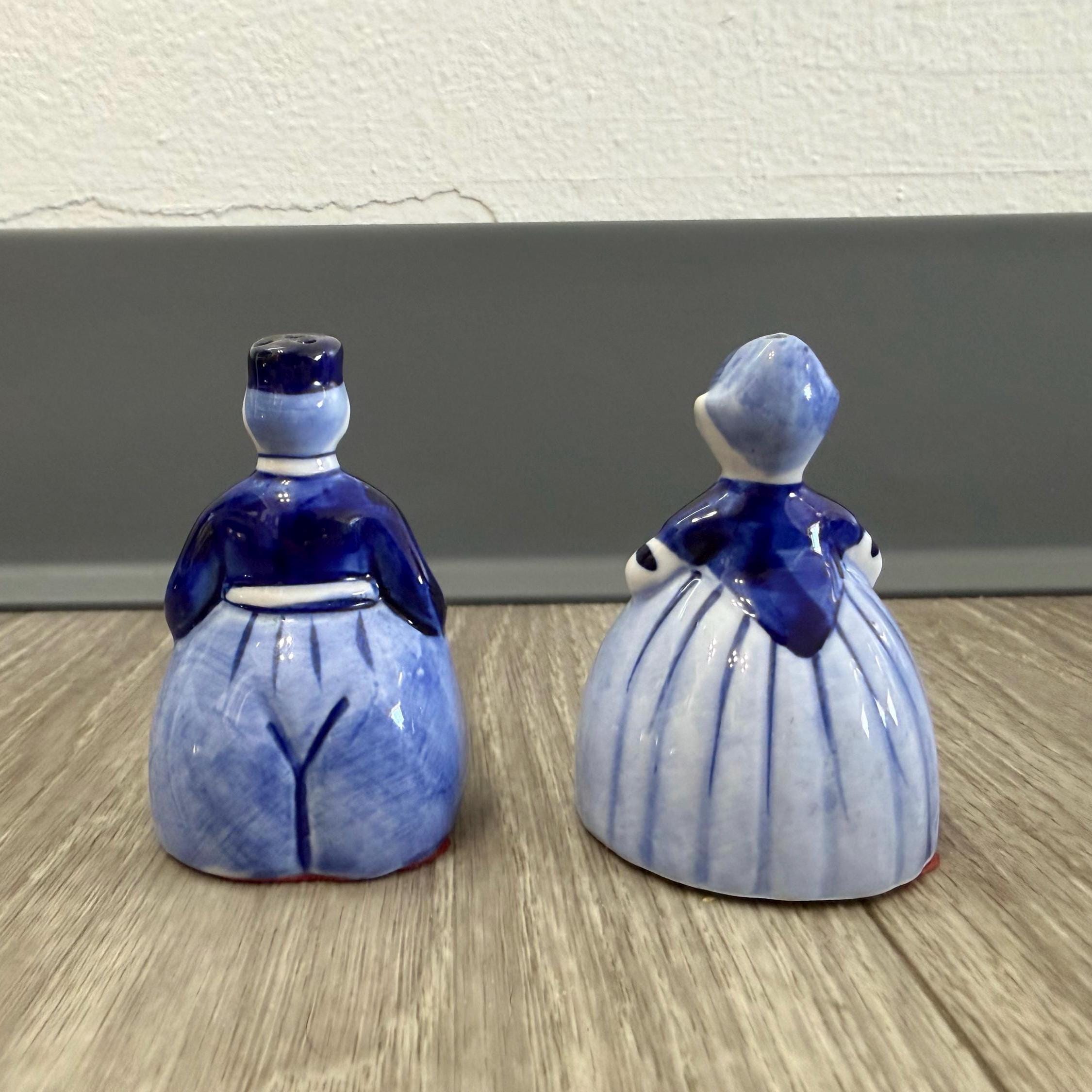 Vintage ELESVA Delft Holland Porcelain Salt and Pepper Shakers