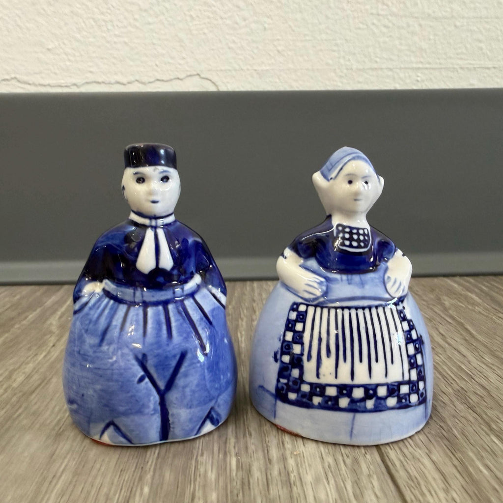 Vintage ELESVA Delft Holland Porcelain Salt and Pepper Shakers