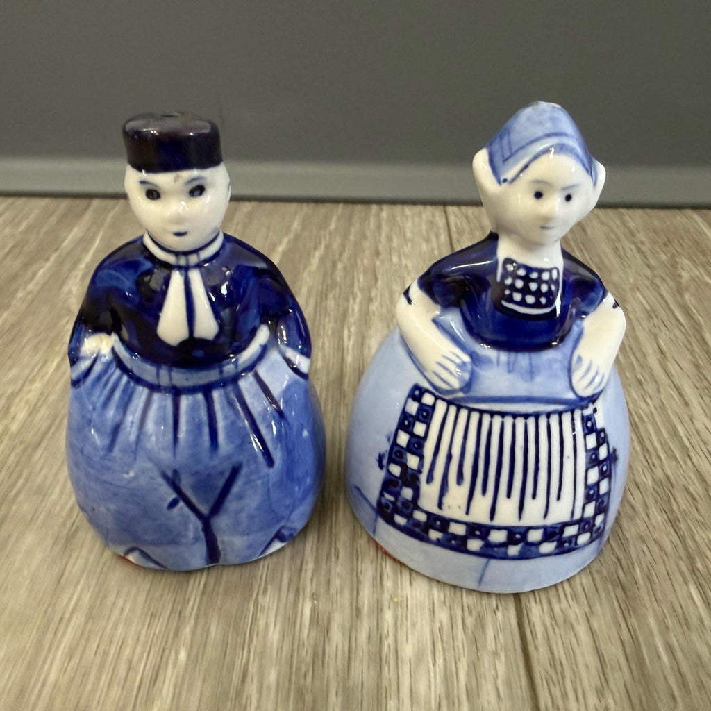 Vintage ELESVA Delft Holland Porcelain Salt and Pepper Shakers