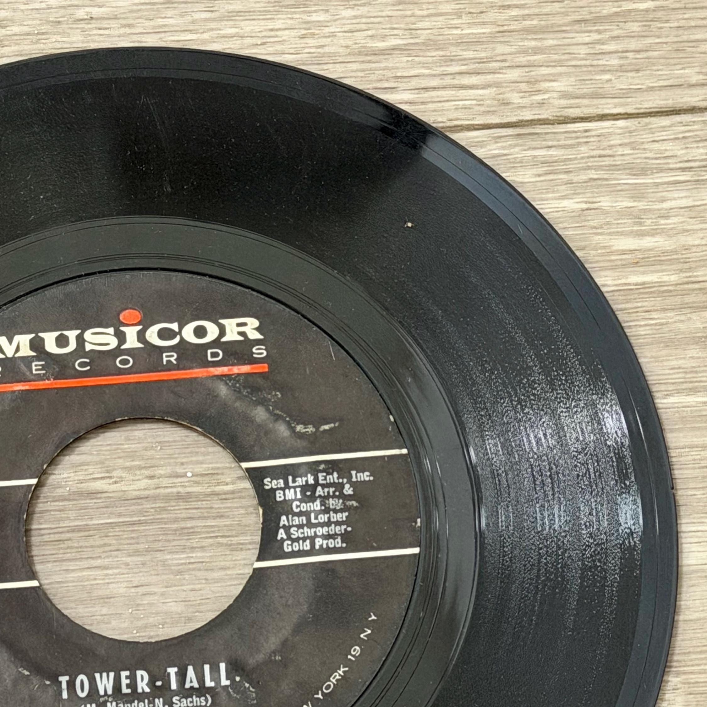 Gene Pitney 45 RPM Vinyl Single  Half Heaven Half Heartache, Tower Tall (Musicor Records)